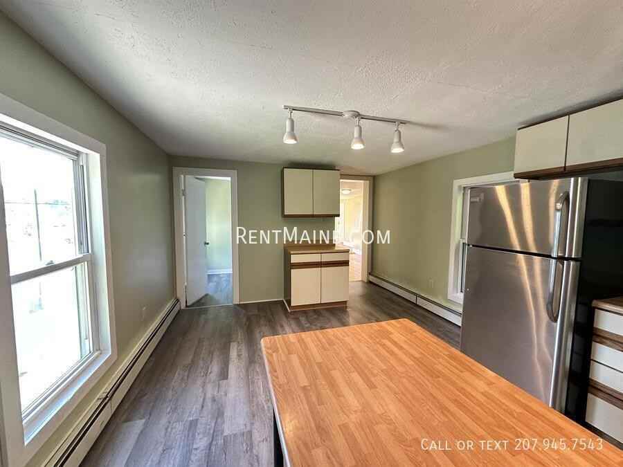 233 Parkview Ave #2 - Photo 2 of 8