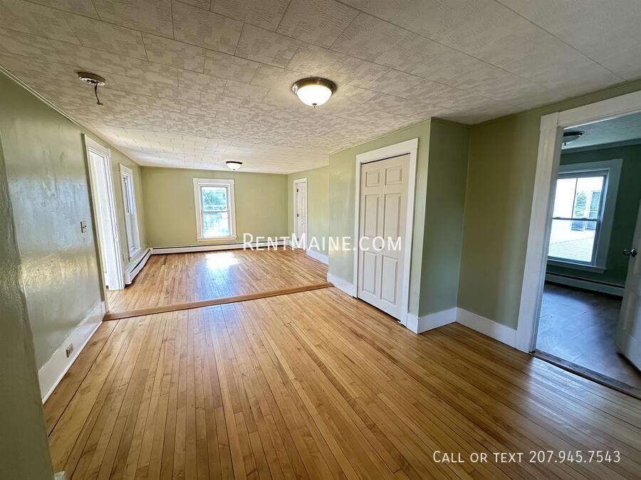 233 Parkview Ave #2 - Photo 3 of 8