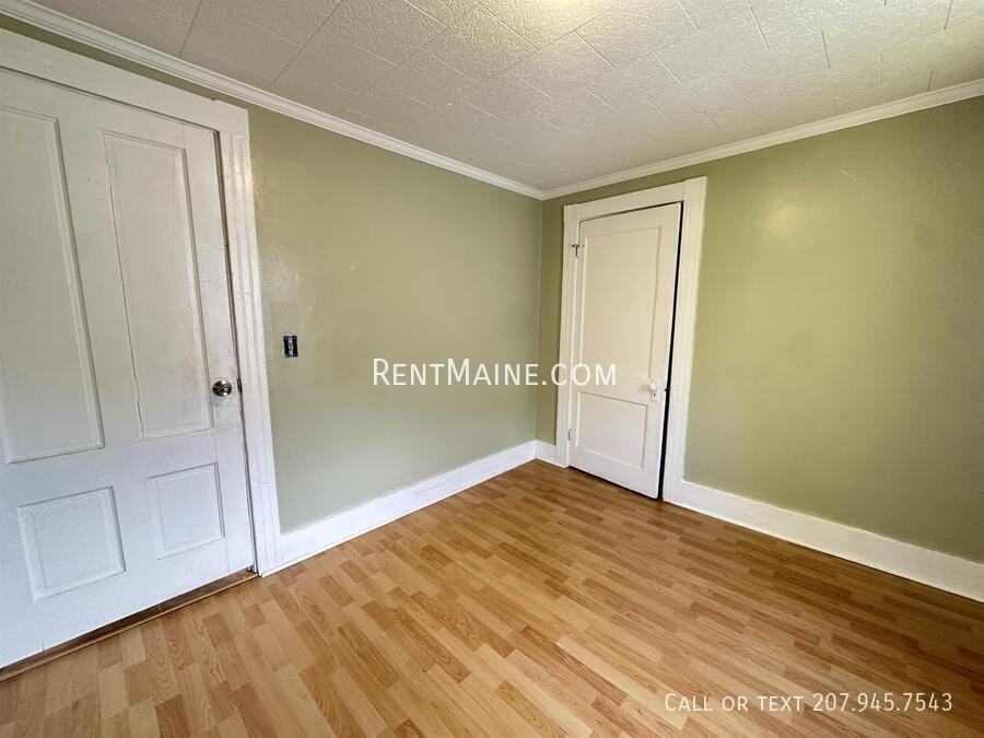 233 Parkview Ave #2 - Photo 4 of 8