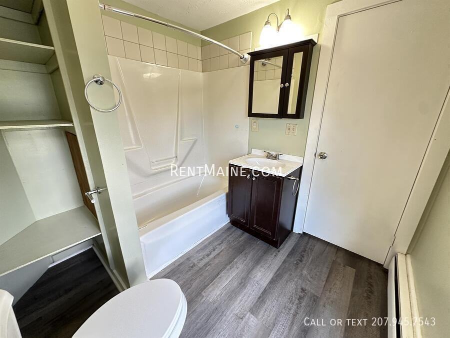 233 Parkview Ave #2 - Photo 6 of 8
