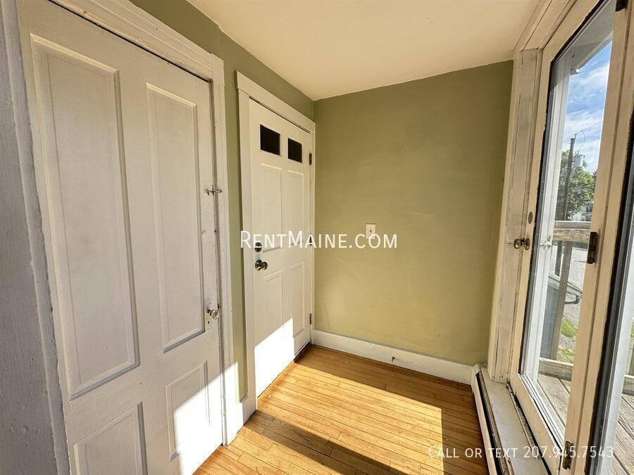 233 Parkview Ave #2 - Photo 7 of 8