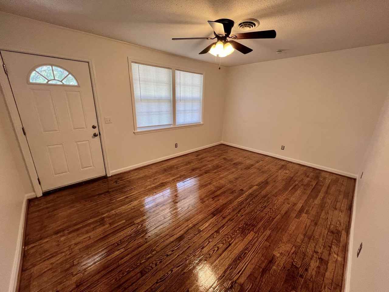 213 Kingnut Dr - Photo 2 of 25
