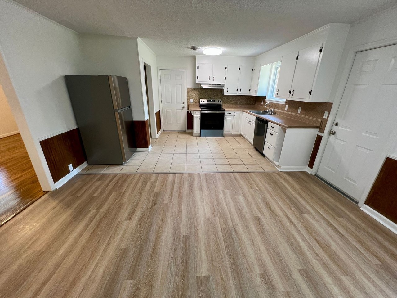 213 Kingnut Dr - Photo 6 of 25