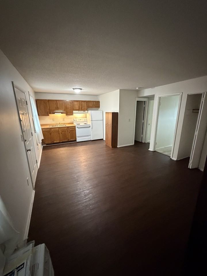 102 N George St 2 - Photo 2 of 14