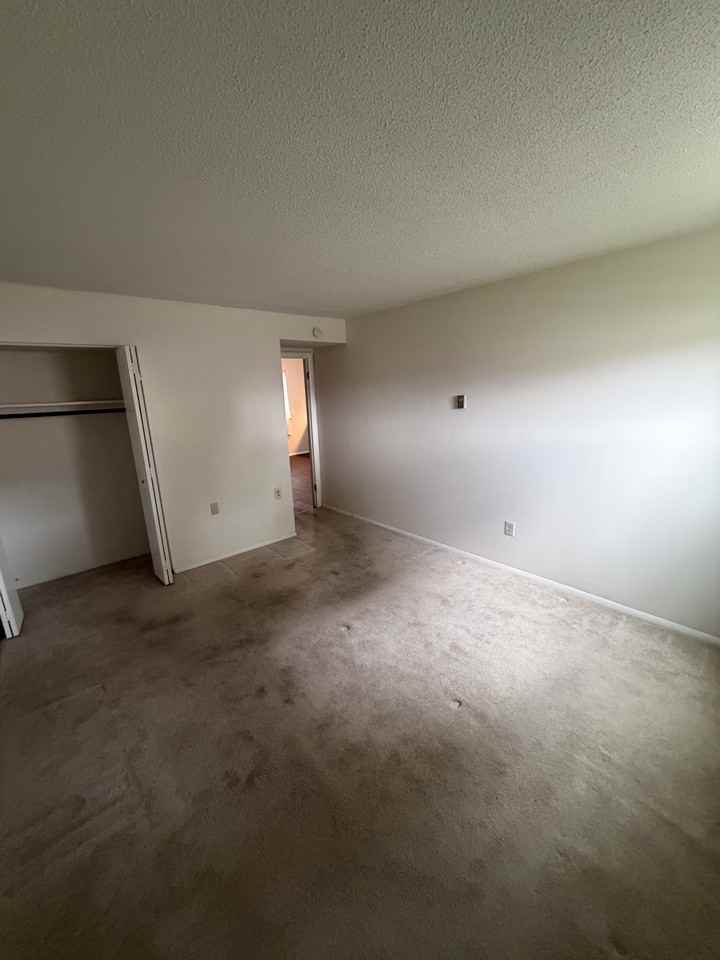 102 N George St 2 - Photo 6 of 14