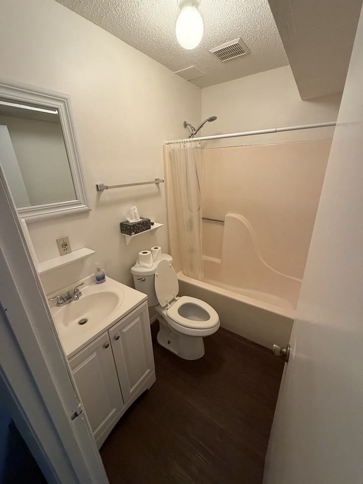 102 N George St 2 - Photo 7 of 14