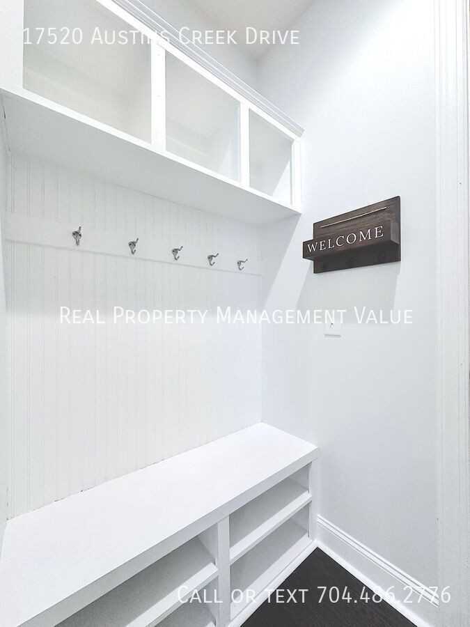 17520 Austins Creek Dr - Photo 2 of 32