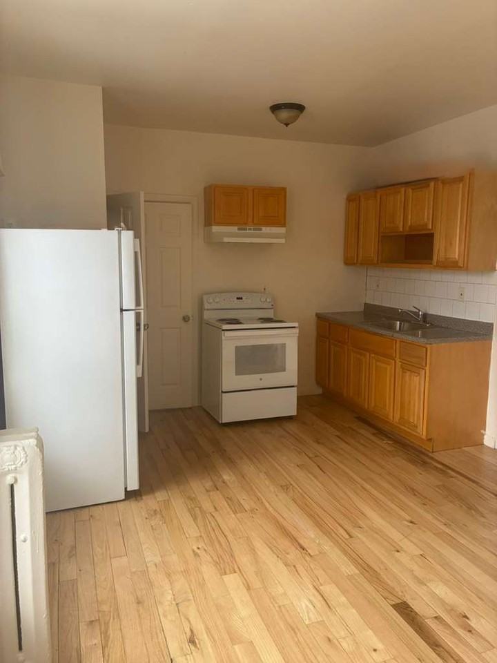 506 S Broadway #4A - Photo 2 of 5