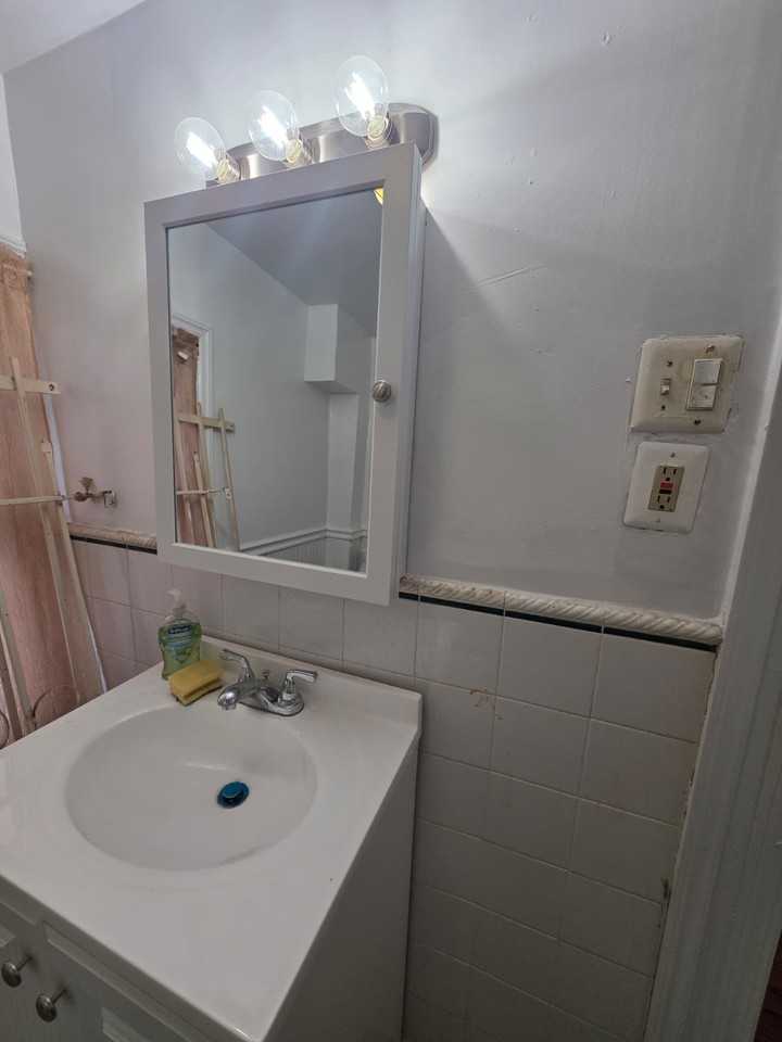 64 Hudson St #2 - Photo 7 of 10