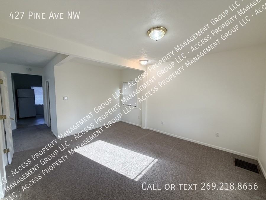 427 Pine Ave Nw - Photo 2 of 27