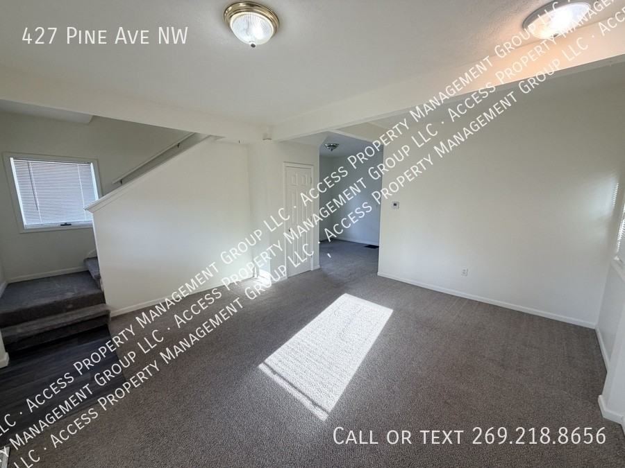 427 Pine Ave Nw - Photo 3 of 27