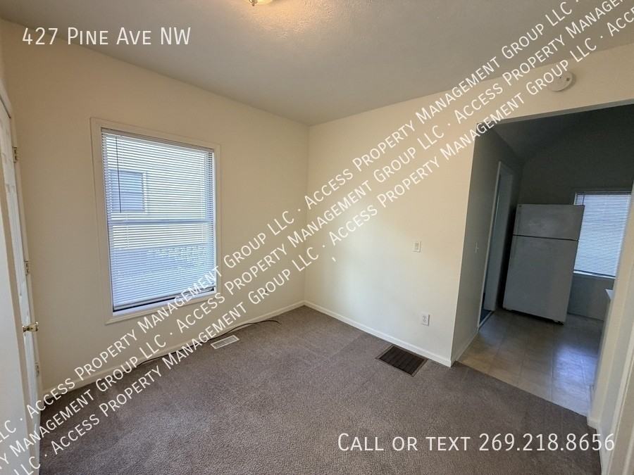 427 Pine Ave Nw - Photo 5 of 27