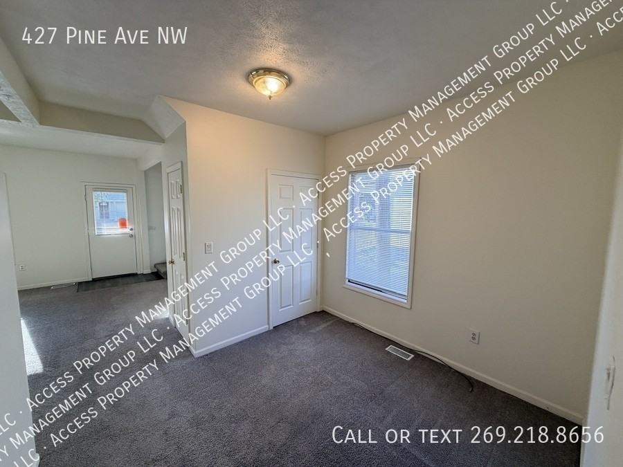 427 Pine Ave Nw - Photo 6 of 27