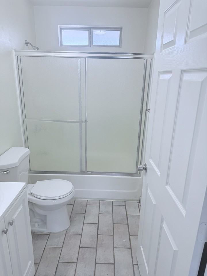 12181 San Fernando Road - Photo 7 of 11