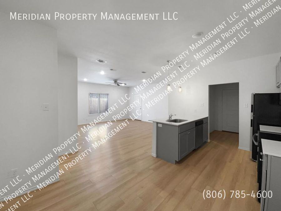 5541 Itasca St #B - Photo 2 of 26