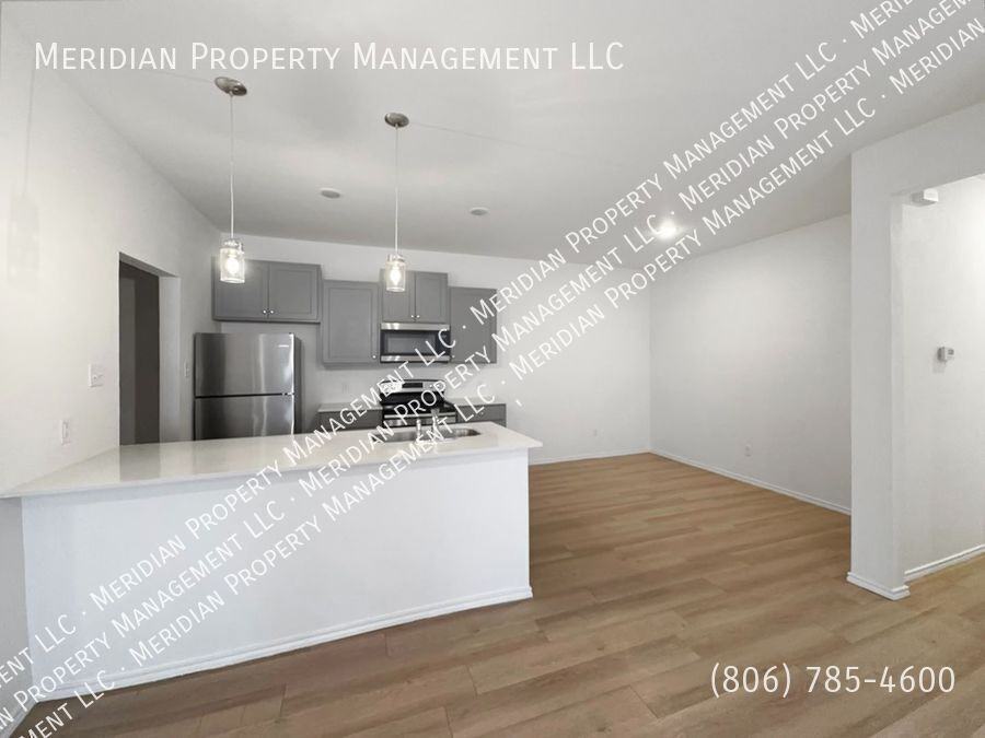 5541 Itasca St #B - Photo 4 of 26