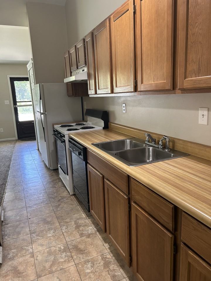 Brookside Dr #9219 - Photo 3 of 9