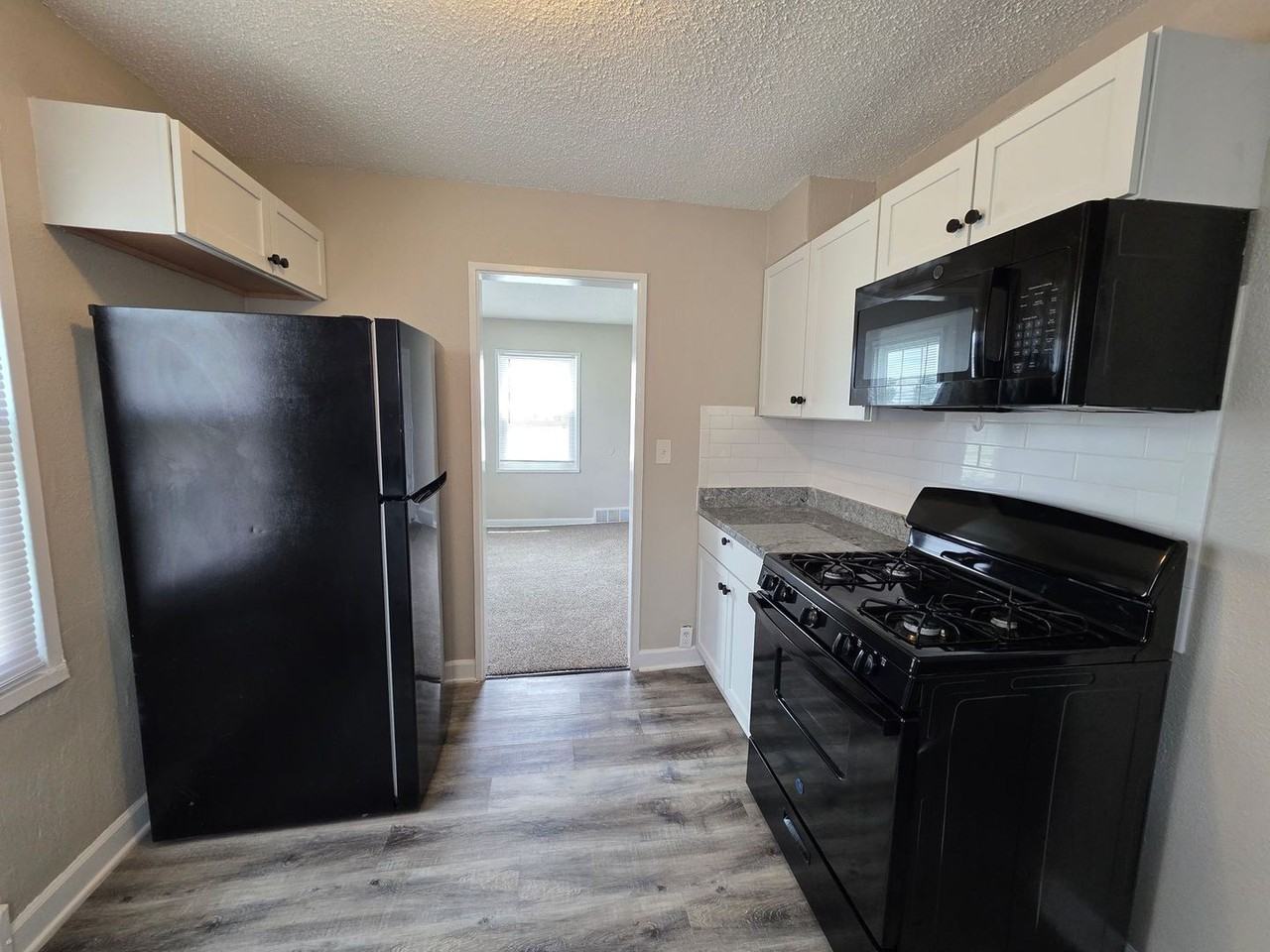 9500 Harrison St - Photo 5 of 15