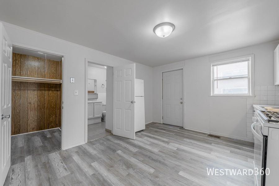 4901 Magoun Ave #1R - Photo 4 of 14