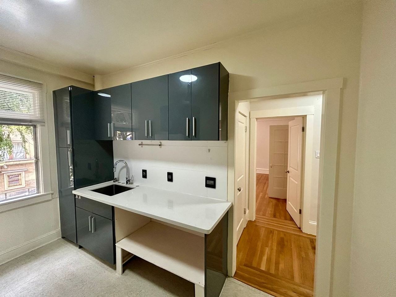 1112 Larkin St #203 - Photo 6 of 14