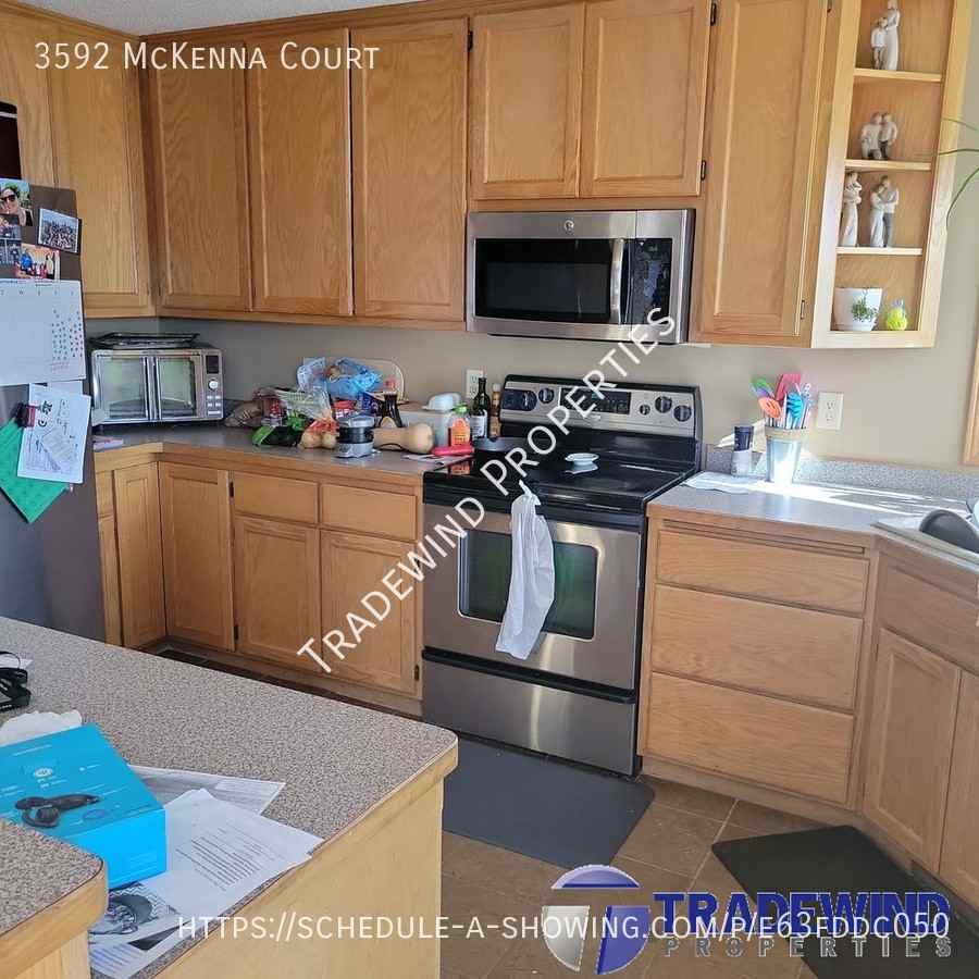 3592 Mckenna Ct - Photo 2 of 17