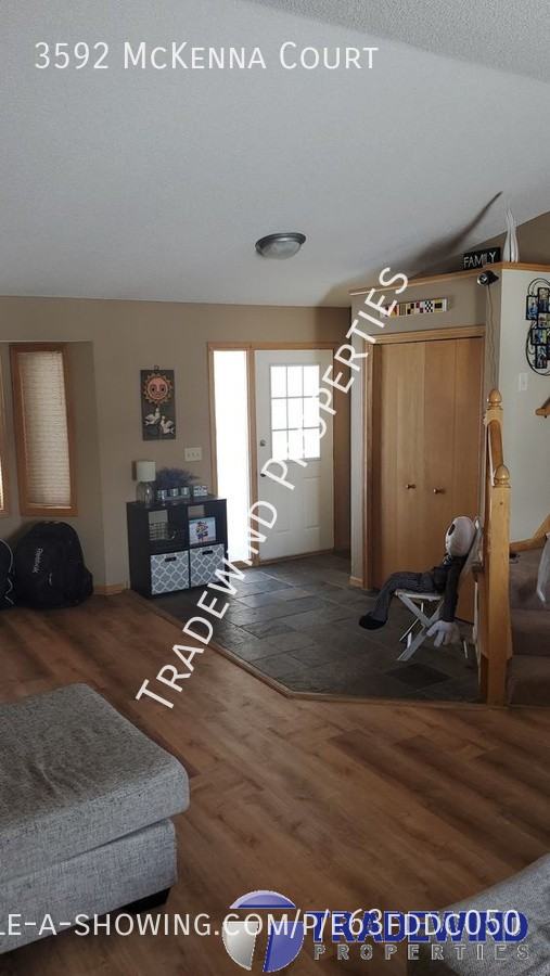 3592 Mckenna Ct - Photo 5 of 17