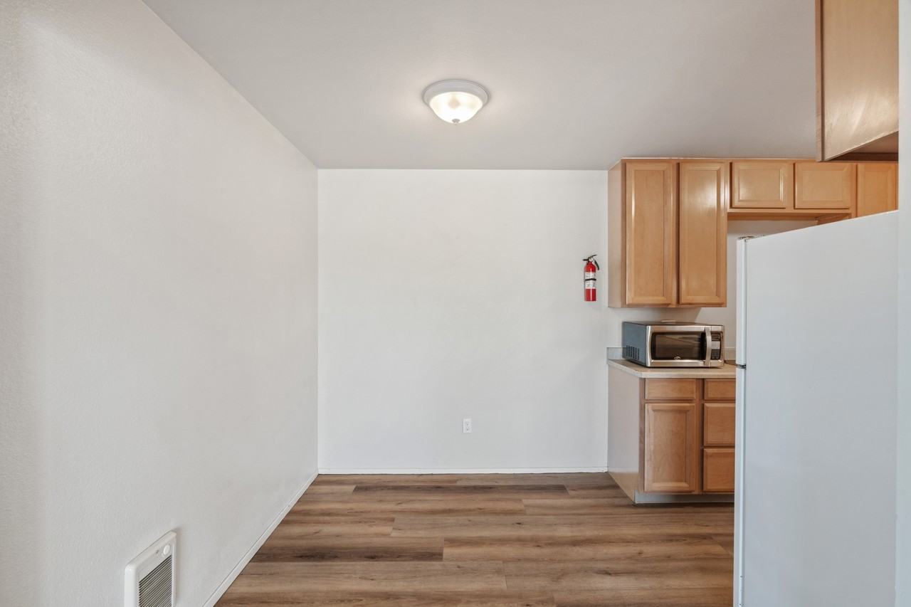 1111 West Market Street - Photo 5 of 20