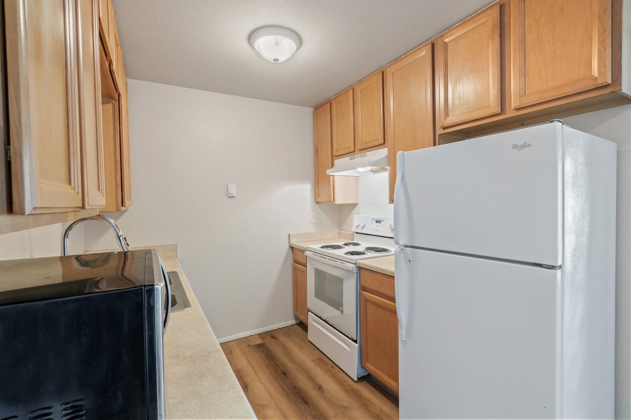 1111 West Market Street - Photo 6 of 20