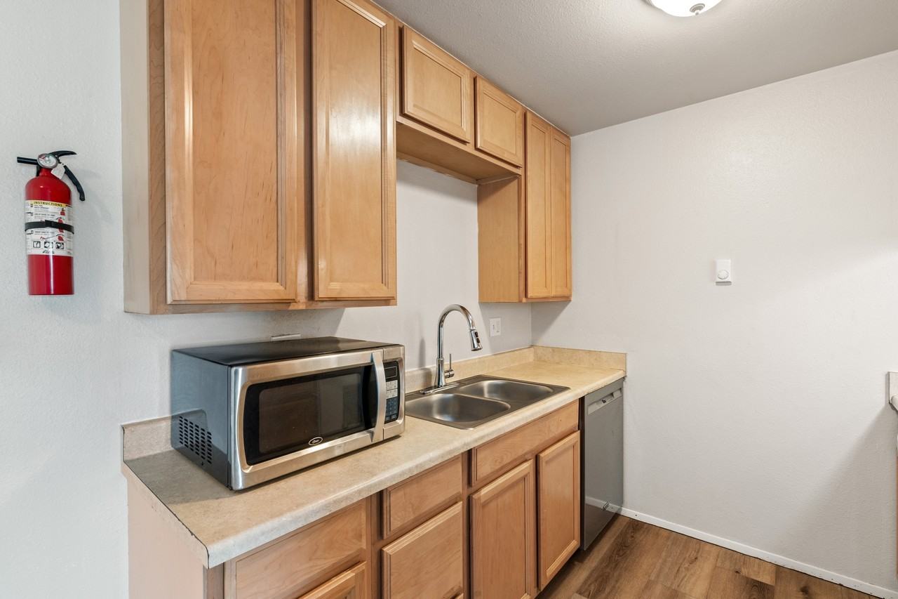 1111 West Market Street - Photo 7 of 20