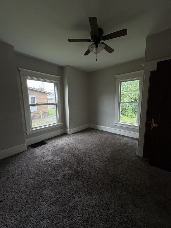 203 Maryland Avenue SW - Photo 2 of 8