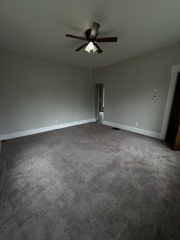 203 Maryland Avenue SW - Photo 5 of 8