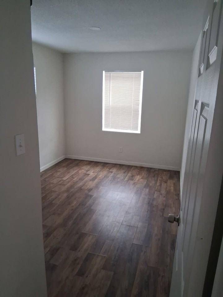 3809 Wipprecht Street - Photo 6 of 10