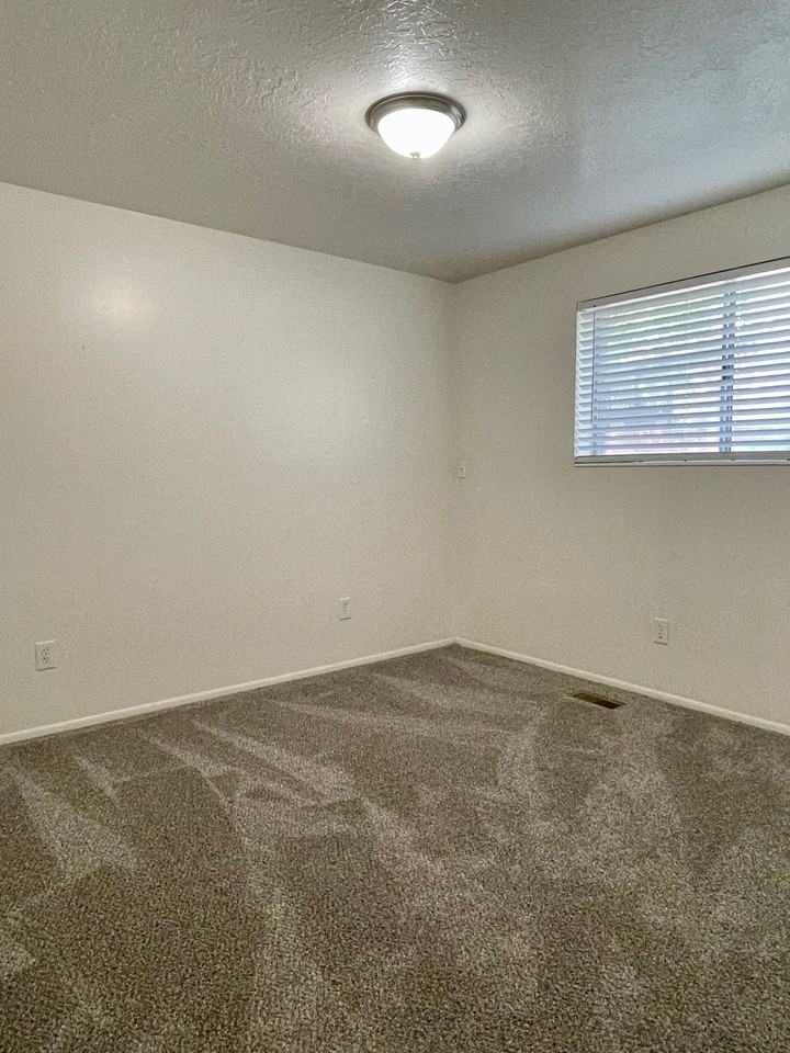 222 Pingree Ave - Photo 5 of 17