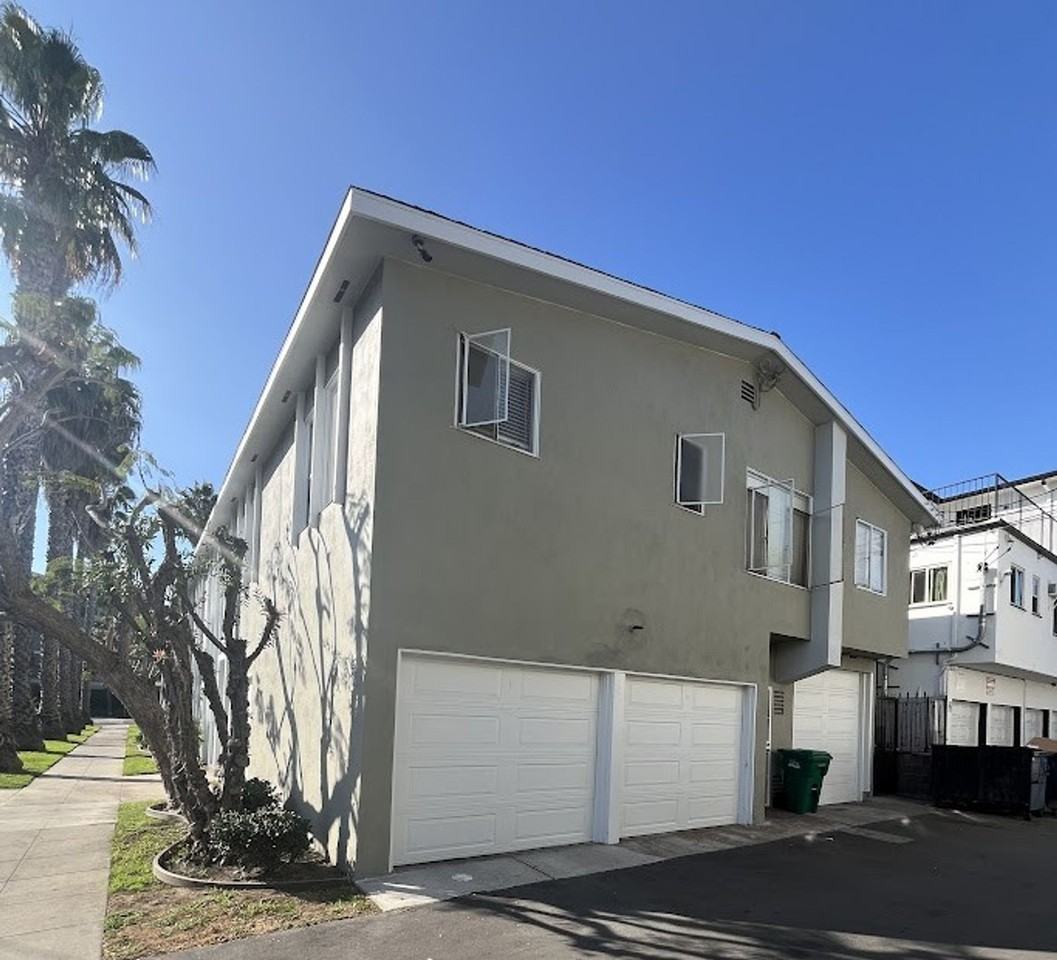 0086 OCEAN-CAPRI BUILDING - Photo 5 of 6