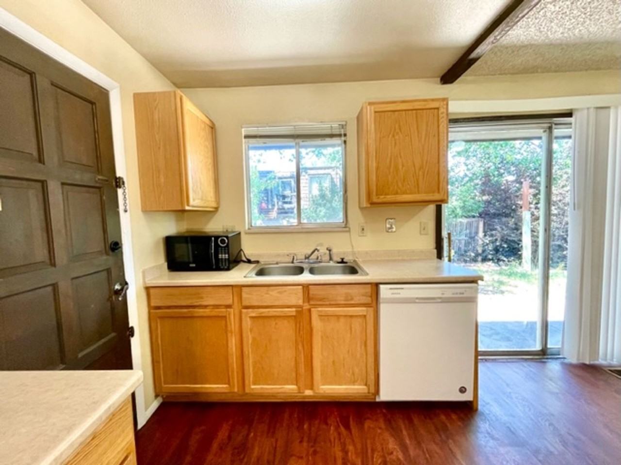 9537 E Chenango Ave - Photo 3 of 33