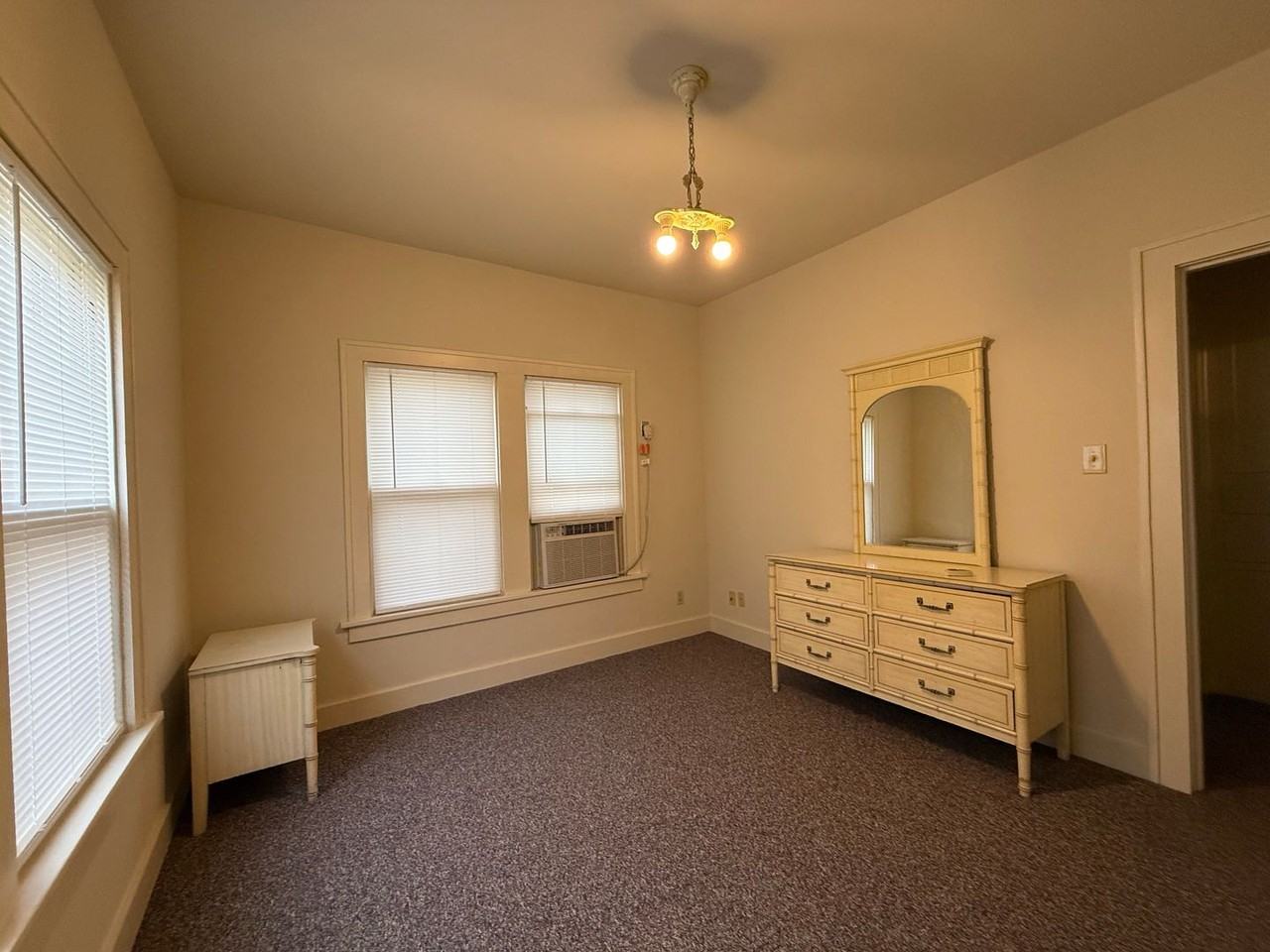 104 N Jefferson St - Photo 6 of 9