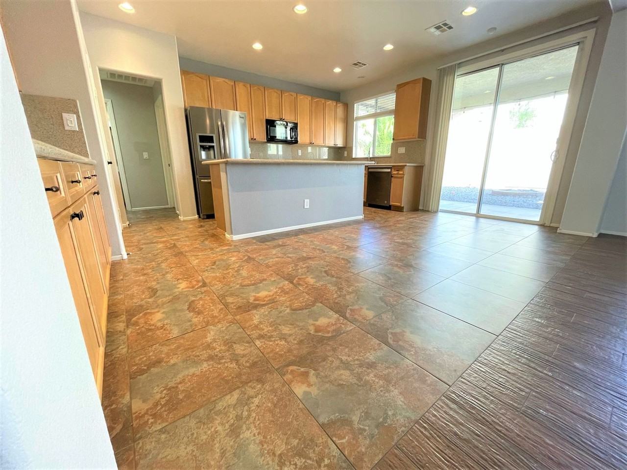 9222 Avon Park Ave - Photo 6 of 50