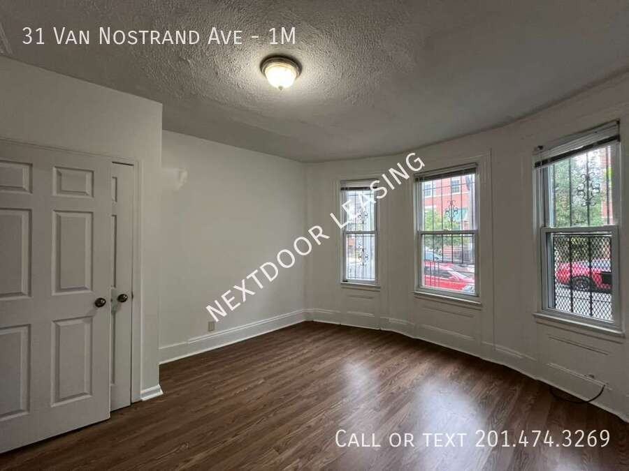 31 Van Nostrand Ave #1M - Photo 4 of 9