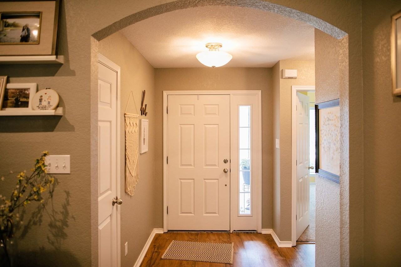 8520 Westway Cv - Photo 2 of 18