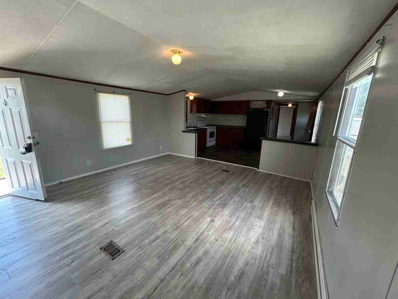 310 Walker Ct - Photo 2 of 9