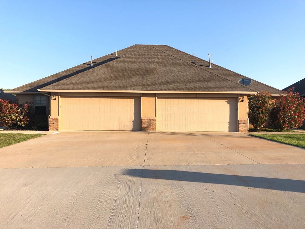 11213 Coachmans Rd - Photo 3 of 17