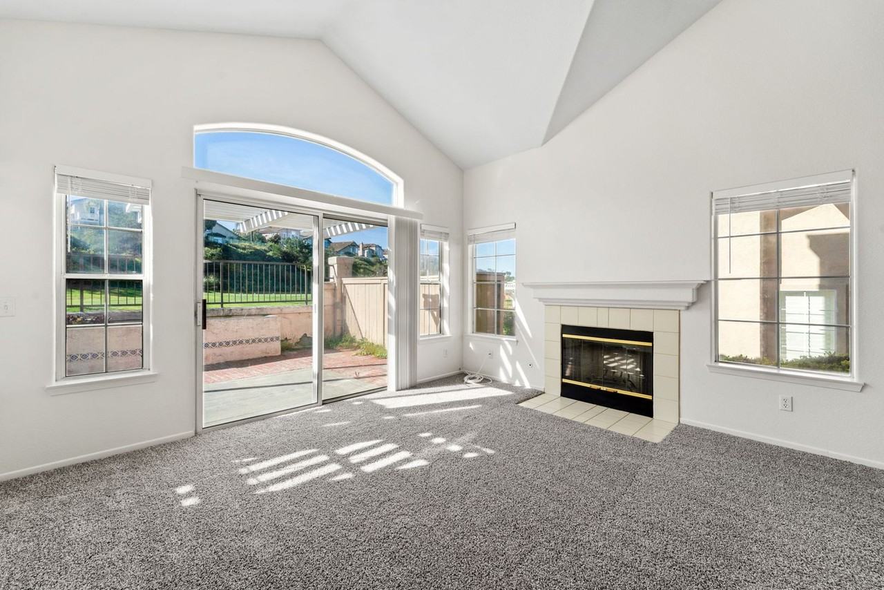 2394 Greenbriar Dr Unit A - Photo 5 of 39