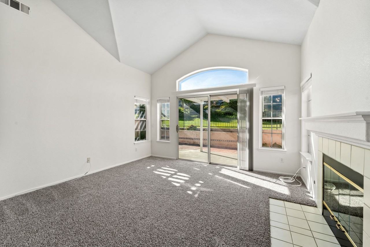 2394 Greenbriar Dr Unit A - Photo 7 of 39