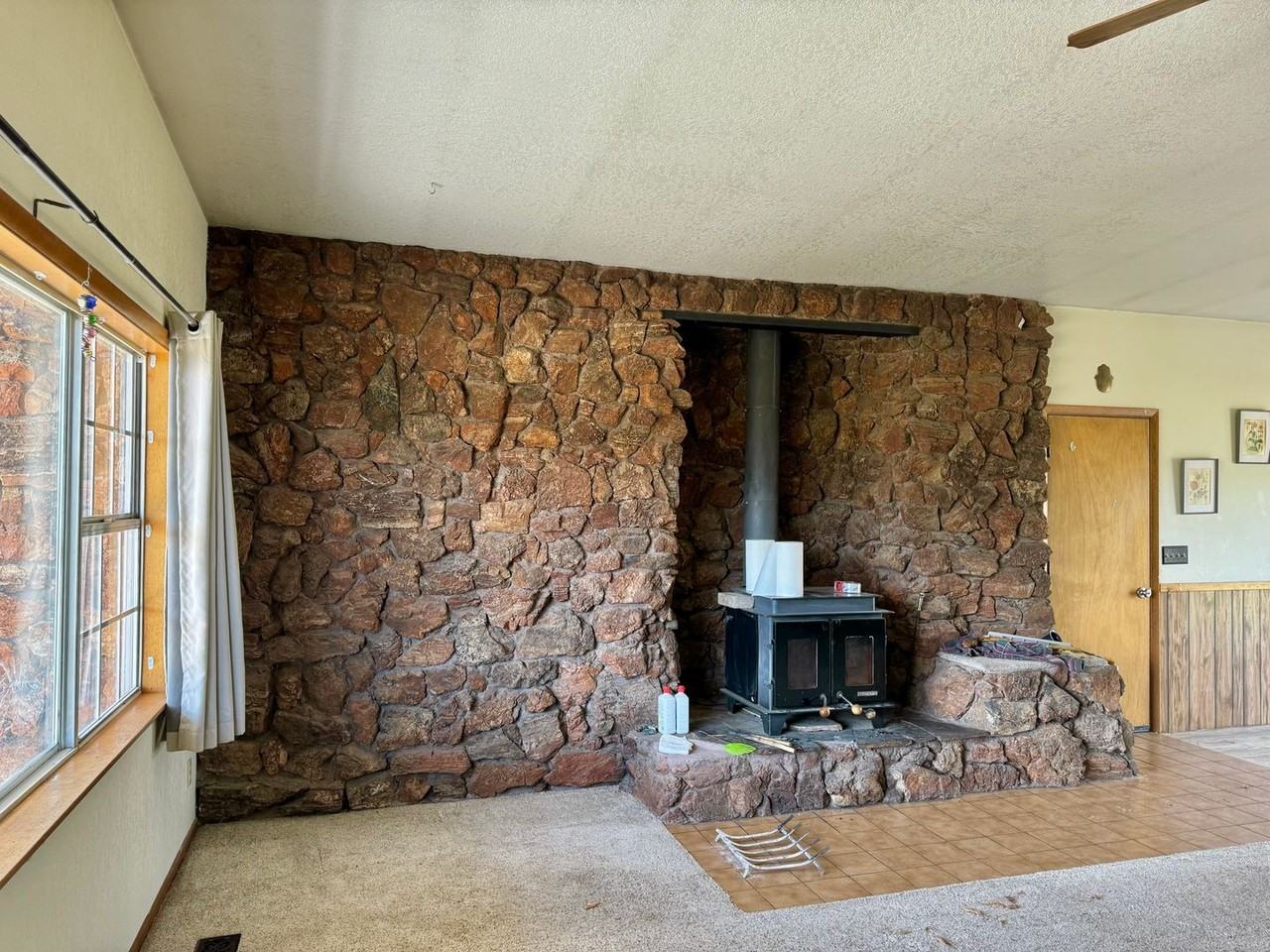 201 Hidden Valley Rd - Photo 3 of 26