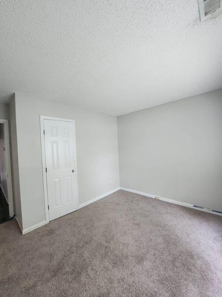 3000 Fairglen Rd - Photo 7 of 15