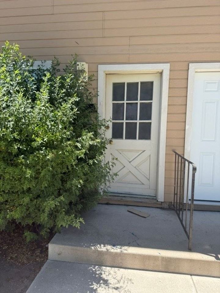 1271 S Nevada St - Photo 2 of 19
