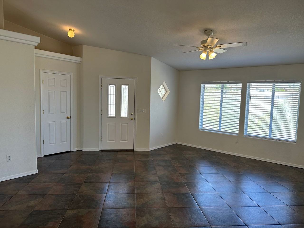 2939 Maracaibo Ln - Photo 4 of 27