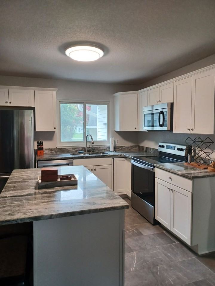 428 Lynn Shores Dr - Photo 3 of 14