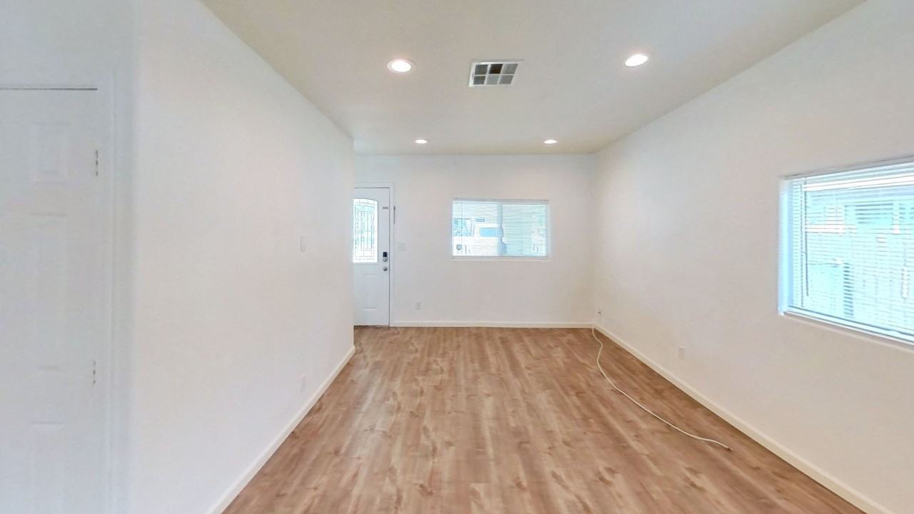 3189 Sanchez St - Photo 6 of 17