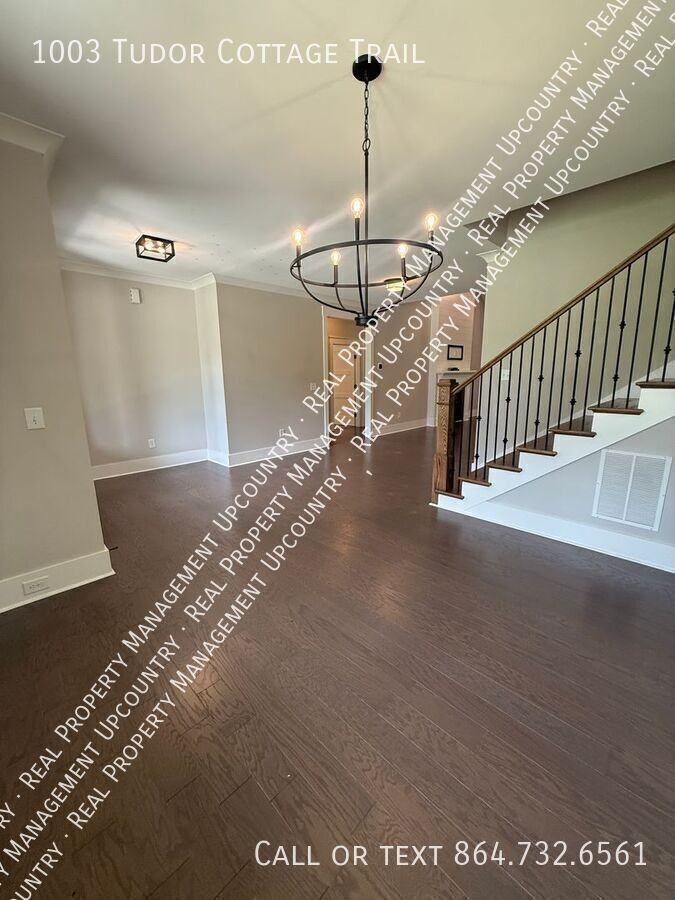 1003 Tudor Cottage Trl - Photo 5 of 37